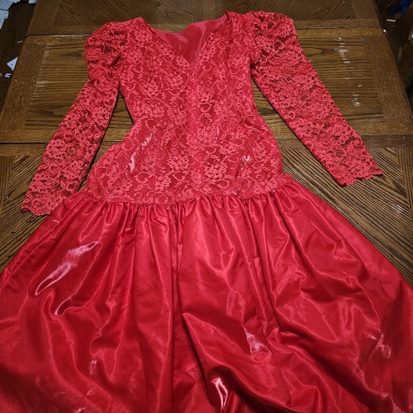 Lydia Deetz Vintage Red Costume Dress - Picture 3 of 9